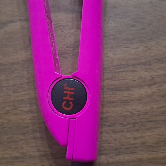 CHI Flat Iron - Picture 4 of 4